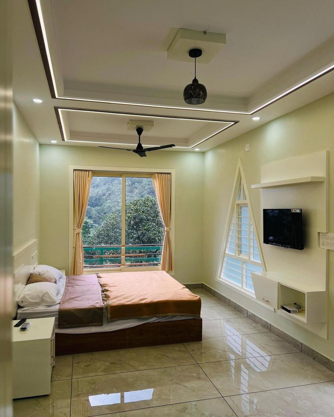 Royal Mount Inn Resorts Paithalmala Экстерьер фото