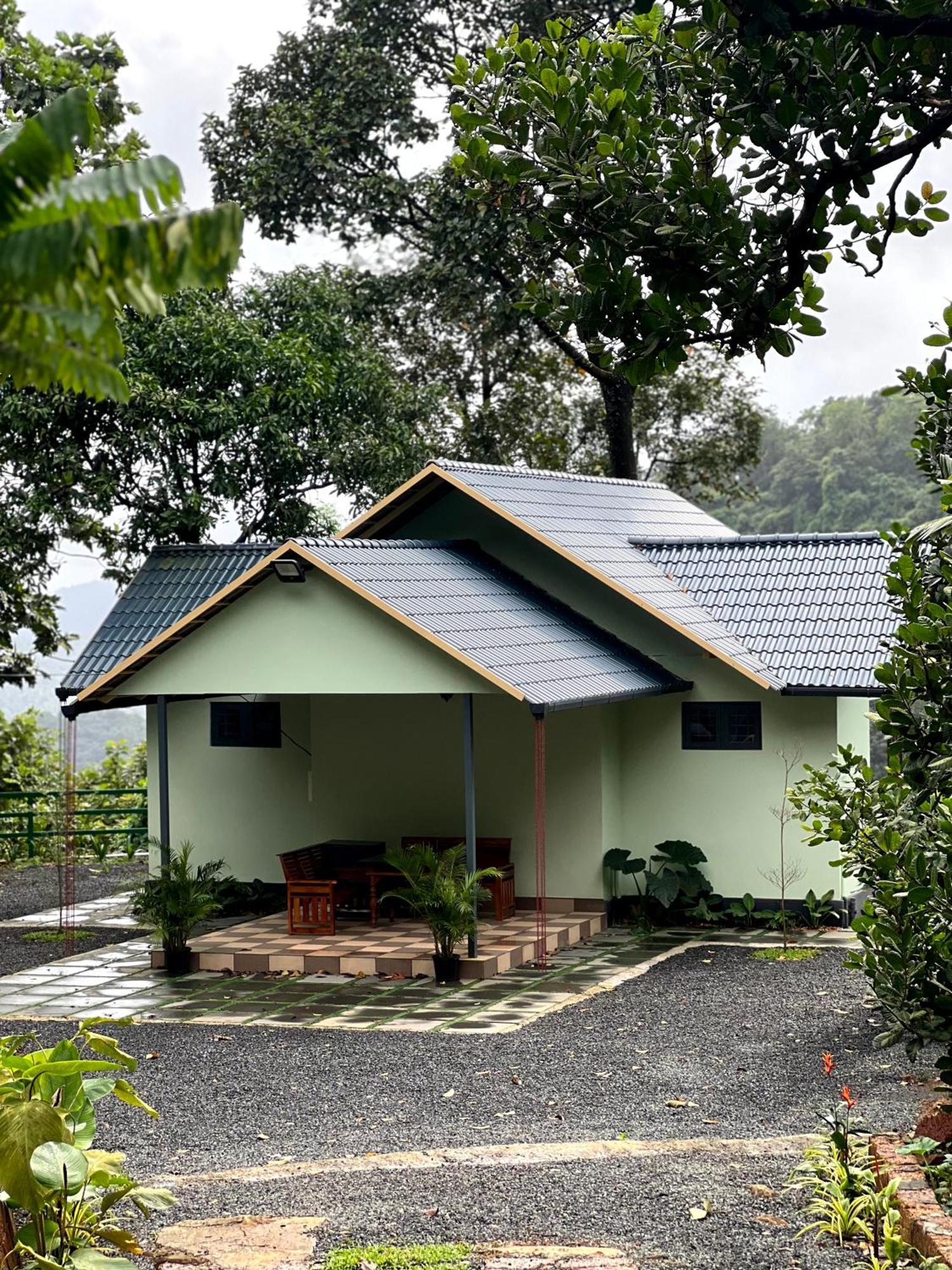 Royal Mount Inn Resorts Paithalmala Экстерьер фото